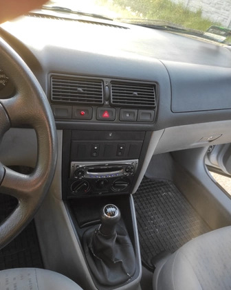 Volkswagen Golf cena 5500 przebieg: 132000, rok produkcji 2001 z Kobylin małe 137